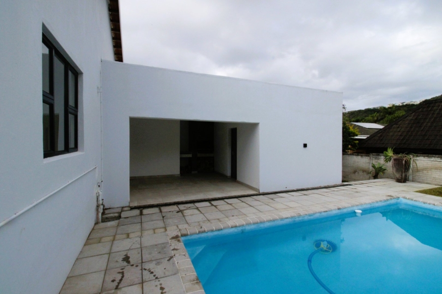 5 Bedroom Property for Sale in Gonubie North Eastern Cape